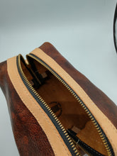 Load image into Gallery viewer, Distressed Leather Dopp Kit
